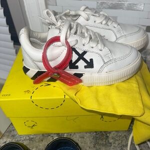 Low vulcanized offwhites